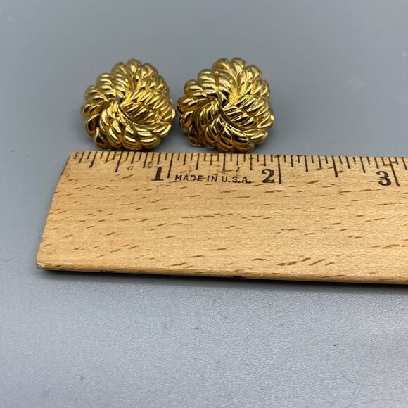 Vintage St John 1980s Classic‎ textured Clip on earrings - Picture 4 of 4